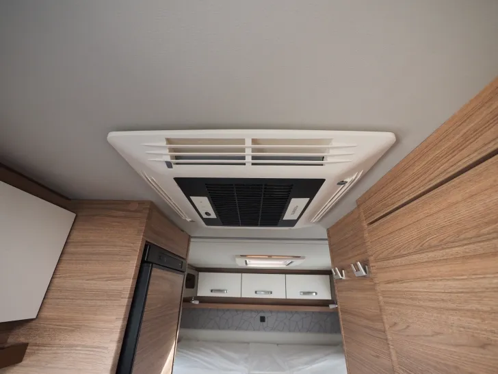 Fahrzeugbild Weinsberg CaraCompact 600 MEG Pepper, 73.795,-€ LP #11