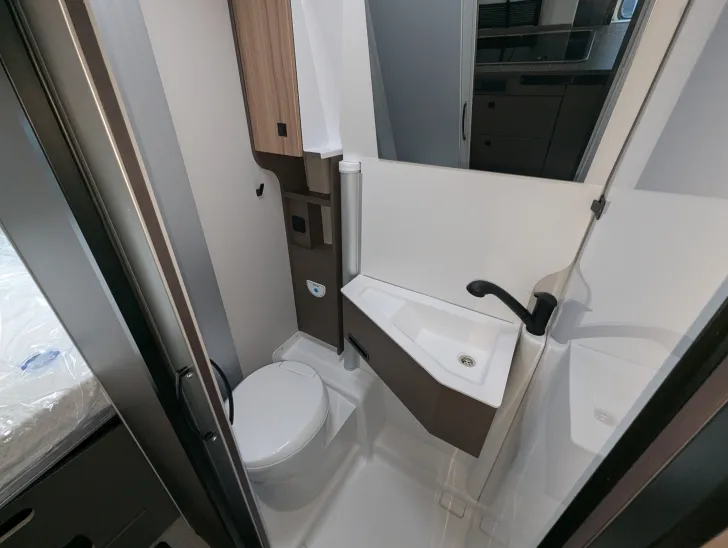 Fahrzeugbild Bürstner B66 C 600 AUTOMATIK,RFK, MARKISE uvm. #13