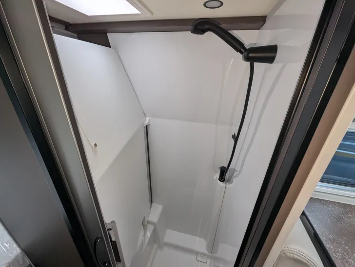 Fahrzeugbild Bürstner B66 C 600 AUTOMATIK,RFK, MARKISE uvm. #14