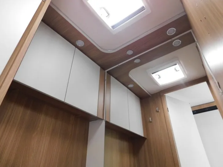 Fahrzeugbild Bürstner Premio 495 TK Mover, Vorzelt Air, Sat-Anlage+TV #10