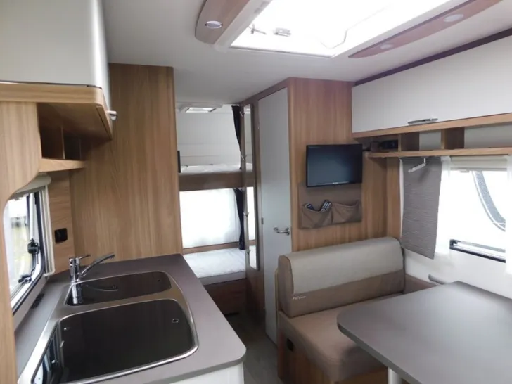 Fahrzeugbild Bürstner Premio 495 TK Mover, Vorzelt Air, Sat-Anlage+TV #11