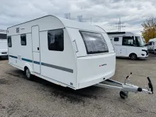 Schräg Vorne Adria Aviva 522 PT 2027 * GFK * Stockbetten*