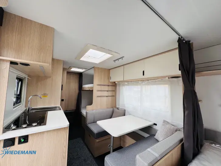 Sicht vorne-hinten Adria Aviva 522 PT 2027 * GFK * Stockbetten*