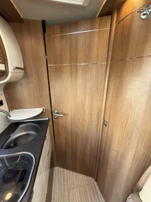 Fahrzeugbild Carthago c-compactline I 143 Superlightweight aus 1. Hand mit Bugschränken #34