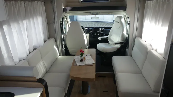 Fahrzeugbild Pilote Pacific P690D Evidence #5