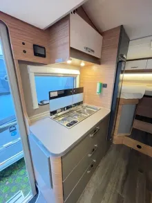 Fahrzeugbild Weinsberg CaraSuite 650 MEG Mietwagen Verfügbar Nov 26 #6