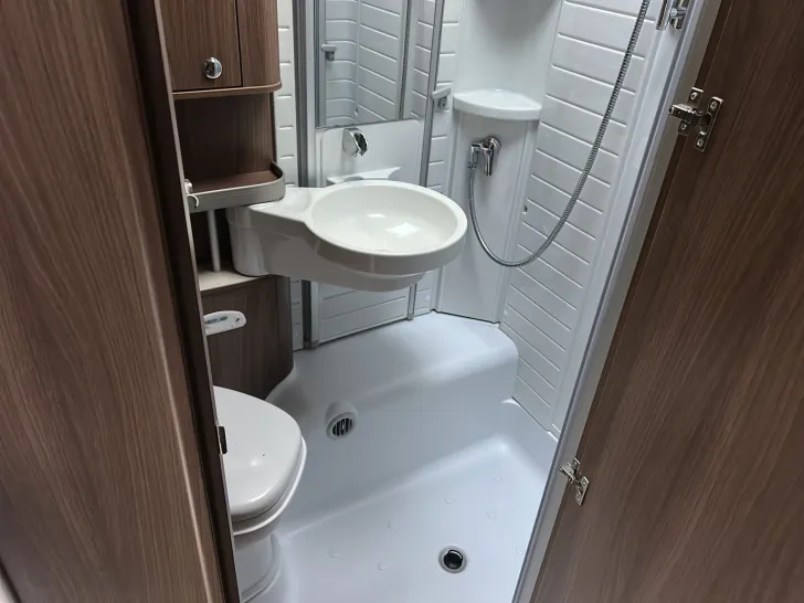 Fahrzeugbild Bürstner Argos A 670 G Leder, AHK, Luftfederung !!! #20