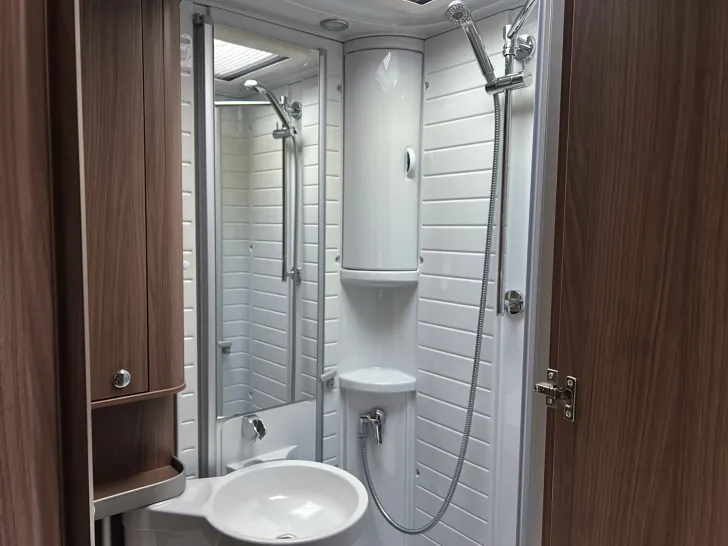 Fahrzeugbild Bürstner Argos A 670 G Leder, AHK, Luftfederung !!! #21