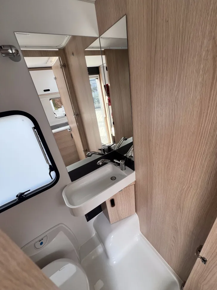 Fahrzeugbild Adria Aviva 360 DK #19