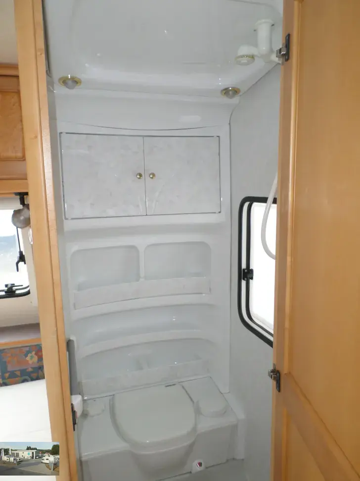 Fahrzeugbild Hobby Exclusive 440 SFE Nr. 51 - franz. Bett, SG #23