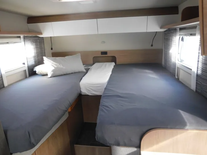 Fahrzeugbild Tabbert Senara 460 E 2.3 IC-Line, Autark, Fahrradträger #16