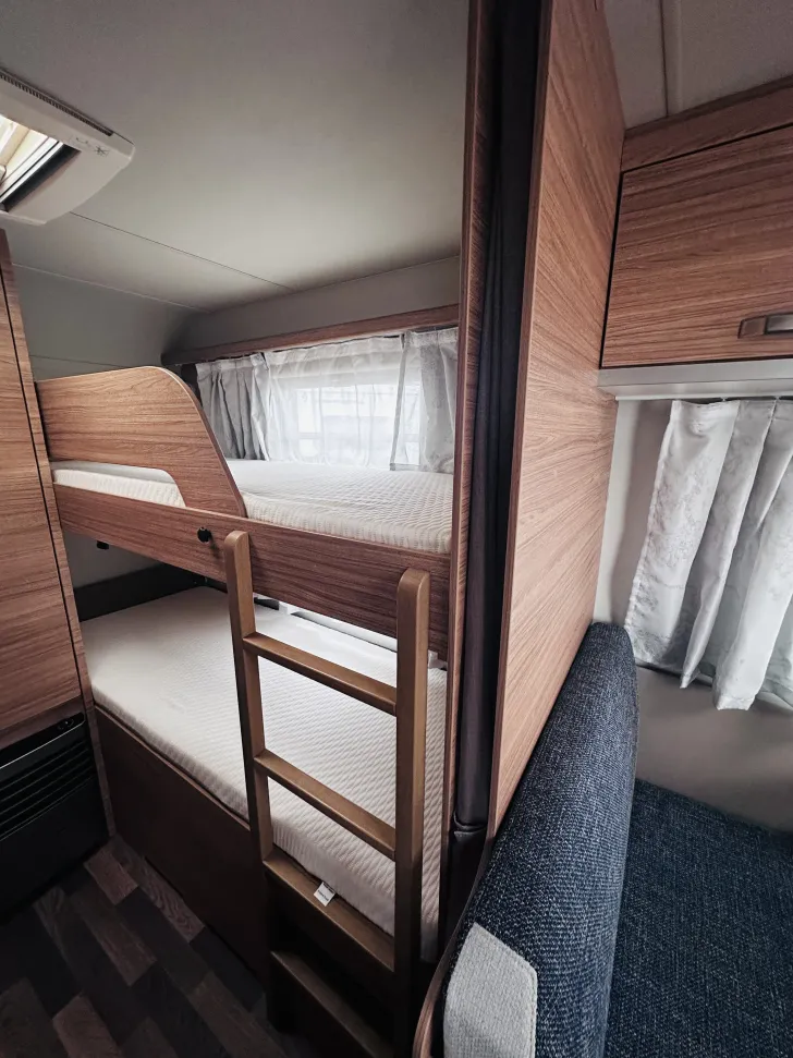 Fahrzeugbild Weinsberg CaraOne 550 QDK elektrische Rangierhilfe TRUMA #13