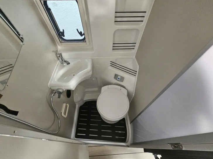 Fahrzeugbild Westfalia Columbus 540 D 180 PS Automatik jetzt Modell 26! #9
