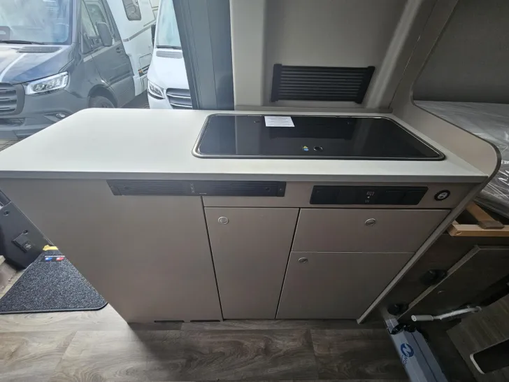 Fahrzeugbild Carado pro+ CV 640 auf Okt. 26|190AH|LEDSW|Combi6EHeiz. #8