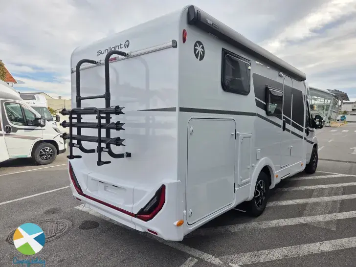 Seitlich Sunlight V 67S ADVENTURE EDITION