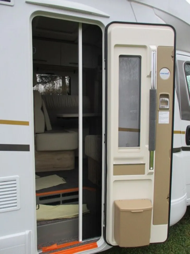 Fahrzeugbild Eura Mobil Profila T PT 720 EB RMC-Sommerdeal Spezial-SAT #9