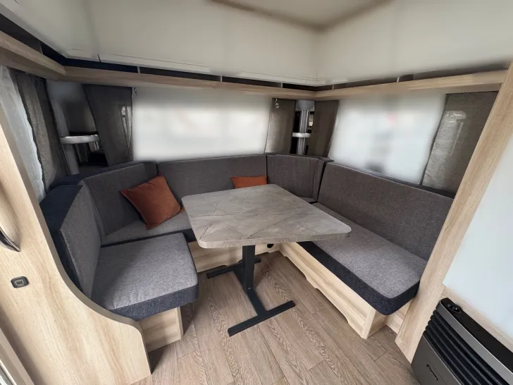 Fahrzeugbild Hobby De Luxe 495 UL #9