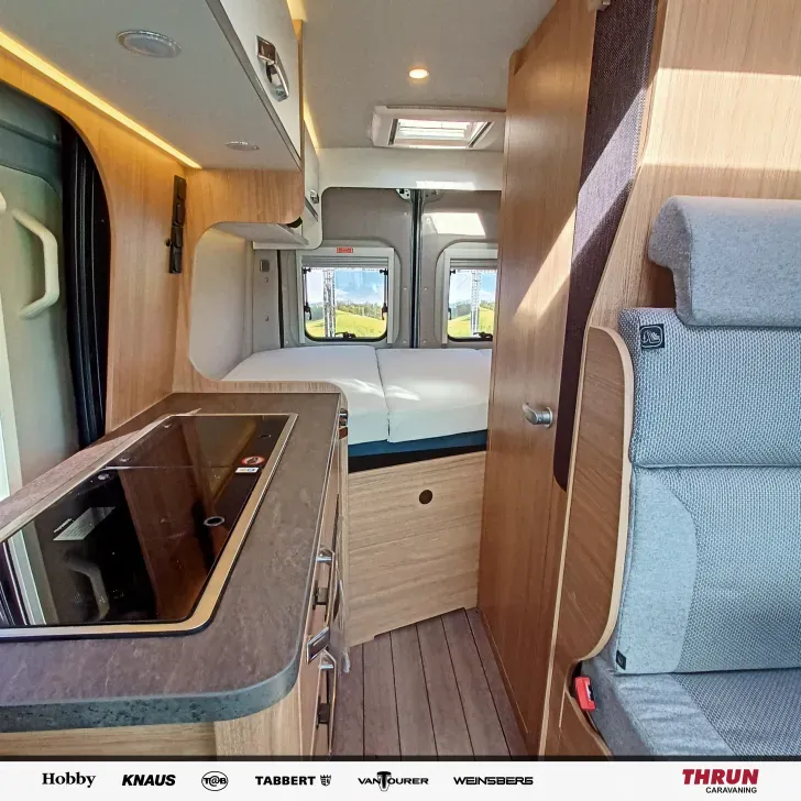 Sicht vorne-hinten Weinsberg CaraBus 540 MQ gebraucht wie neu