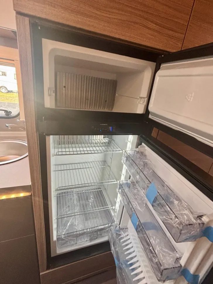 Fahrzeugbild Weinsberg CaraHome 600 DKG Automatik, elektr. Einstieg #12