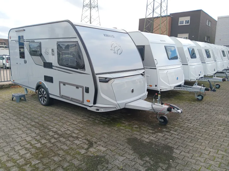 Fahrzeugbild Knaus Südwind 420 QD Black Selection Modell 2026 #1