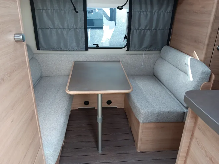 Fahrzeugbild Knaus Südwind 420 QD Black Selection Modell 2026 #5