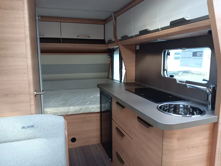 Fahrzeugbild Knaus Südwind 420 QD Black Selection Modell 2026 #7