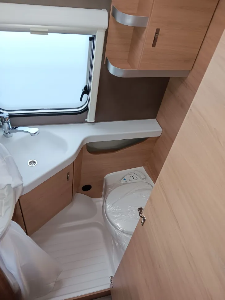 Fahrzeugbild Knaus Südwind 420 QD Black Selection Modell 2026 #9