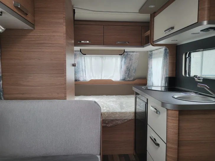 Fahrzeugbild Weinsberg CaraOne 390 QD 3 x Paket/1350kg/Ambientelicht #8