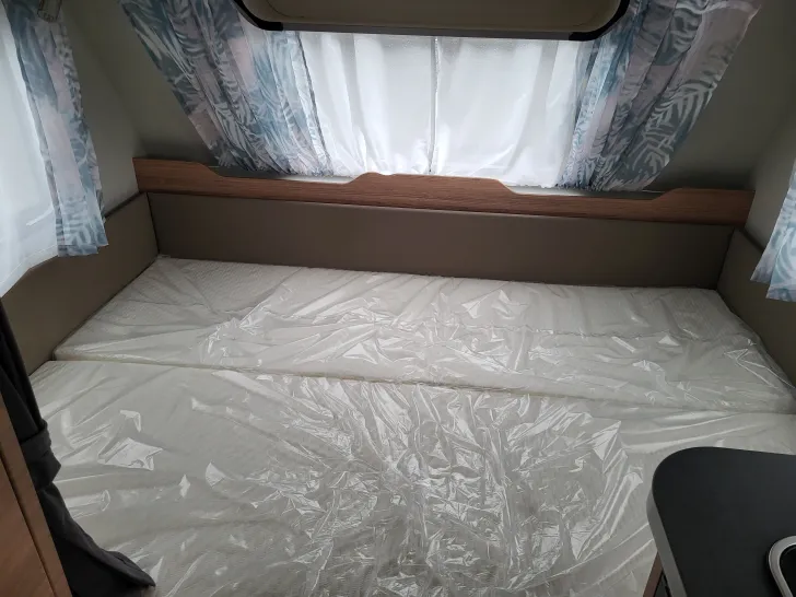 Fahrzeugbild Weinsberg CaraOne 390 QD 3 x Paket/1350kg/Ambientelicht #14