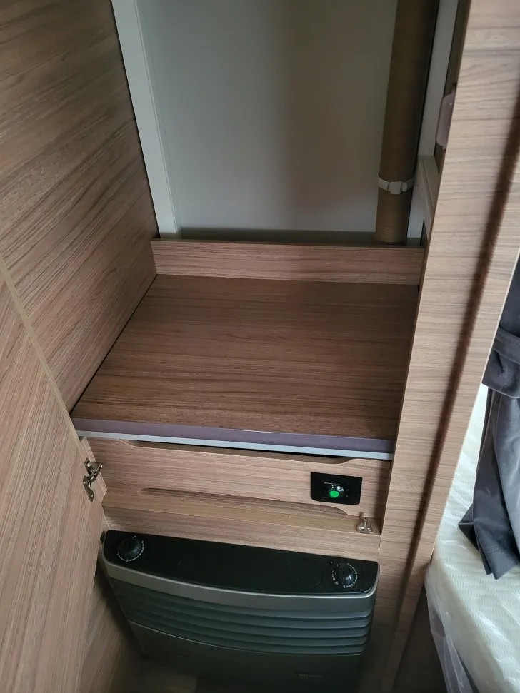 Fahrzeugbild Weinsberg CaraOne 390 QD 3 x Paket/1350kg/Ambientelicht #16