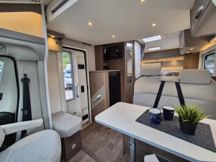 Fahrzeugbild Carado T338 pro+ *Hubbett*TV-Paket*Markise* #14