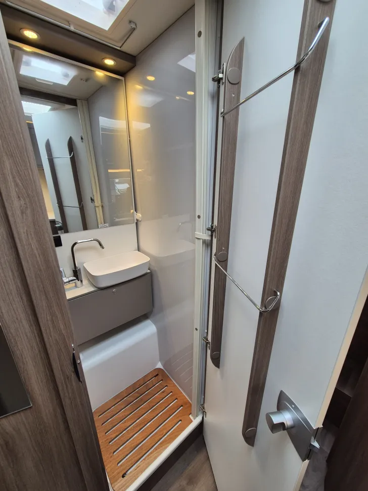 Fahrzeugbild Carado T338 pro+ *Hubbett*TV-Paket*Markise* #24