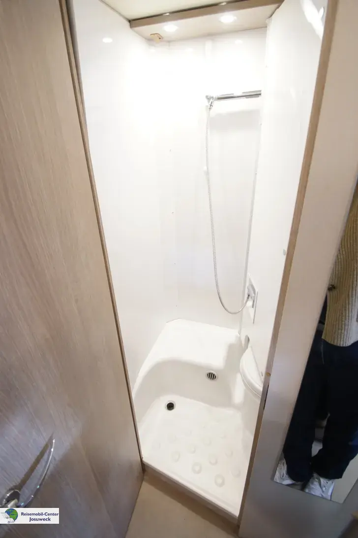 Fahrzeugbild Bürstner Lineo T 620 G Winter Paket #13