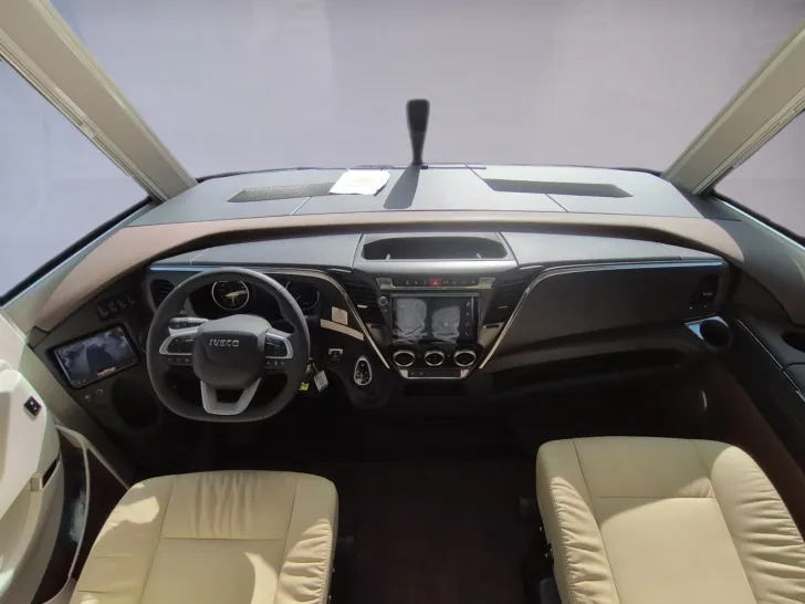 Fahrzeugbild Carthago S-PLUS I 50 LE #9