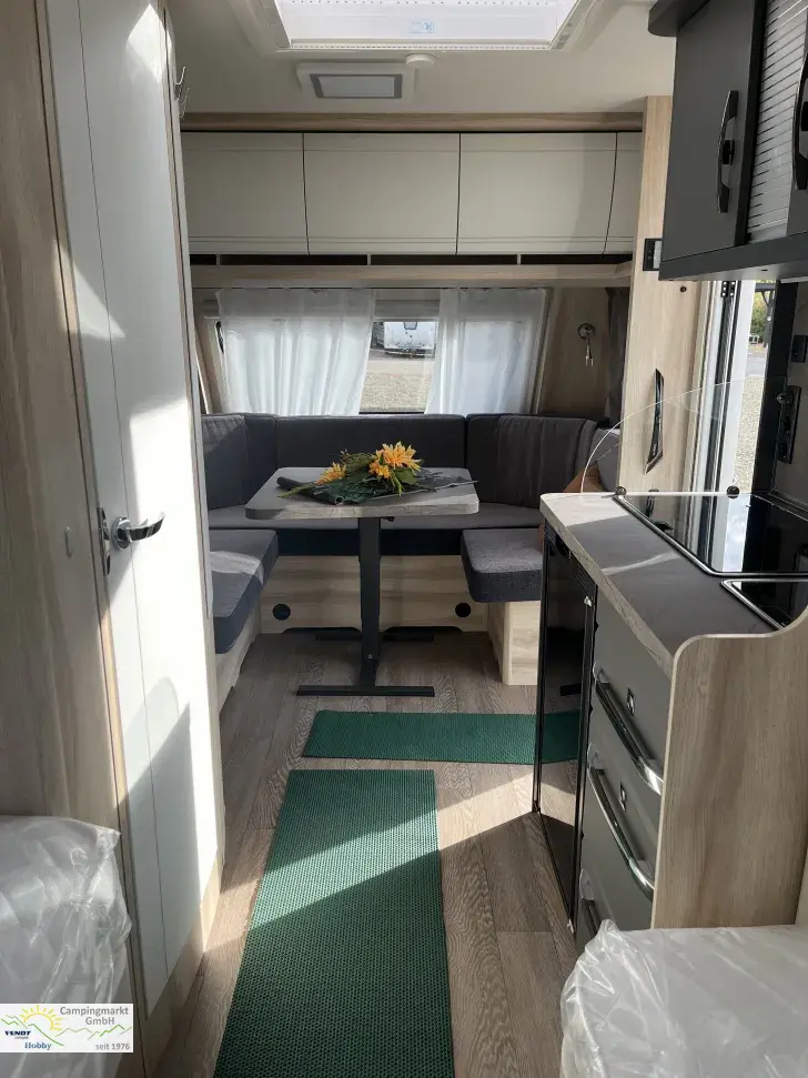 Fahrzeugbild Hobby De Luxe 460 LU #6