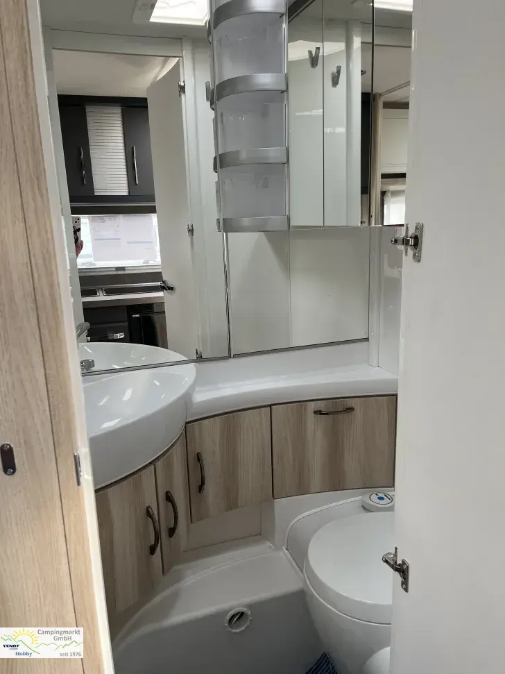 Fahrzeugbild Hobby De Luxe 460 LU #7