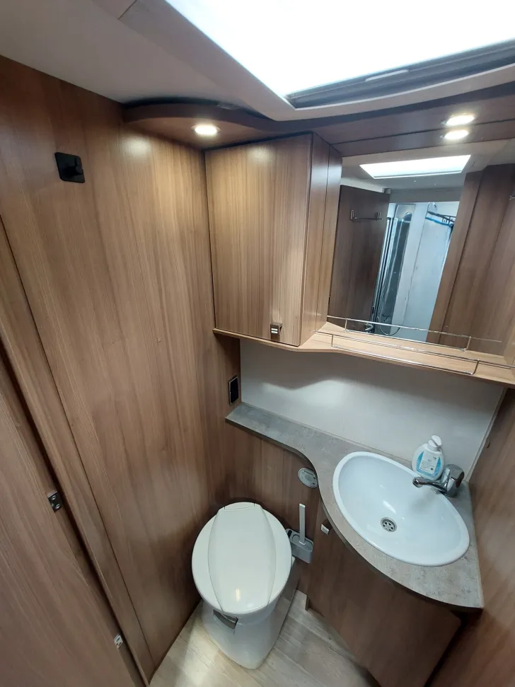 Fahrzeugbild Pilote Galaxy 700 GJ Essential Maxxfan/Markise/ TOP #9