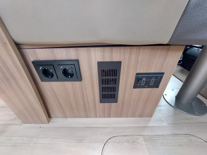 Fahrzeugbild Pilote Galaxy 700 GJ Essential Maxxfan/Markise/ TOP #17