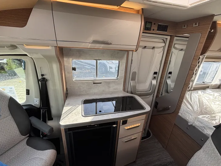 Fahrzeugbild Knaus Van TI 550 MF VANSATION ACC ThuleLift Rahmenf. L-Sitzg #5