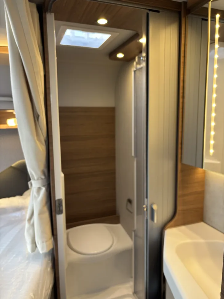 Fahrzeugbild Knaus Van TI 550 MF VANSATION ACC ThuleLift Rahmenf. L-Sitzg #11