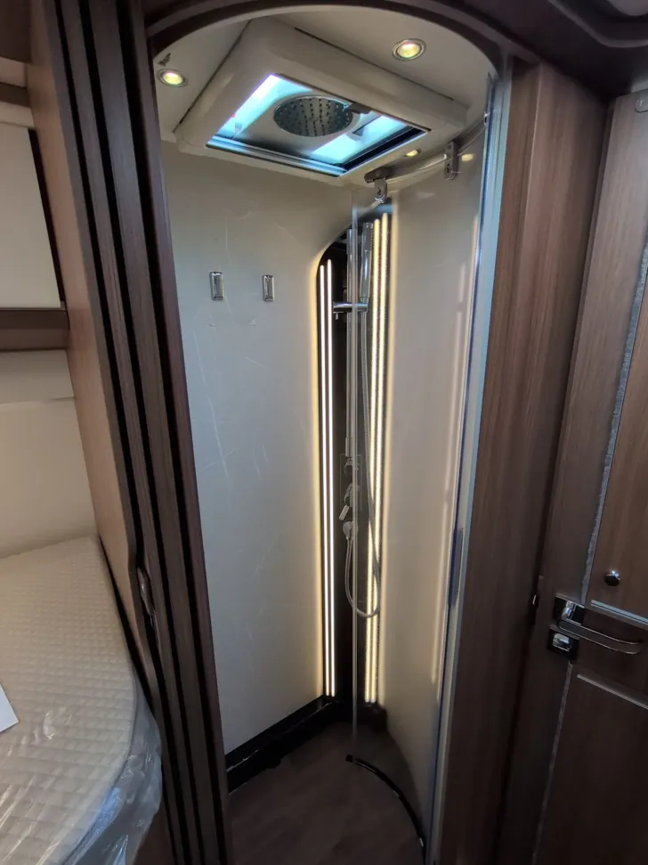 Fahrzeugbild Carthago E-LINE I 50 LE DA #13