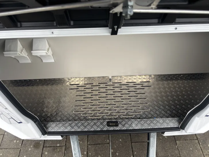 Fahrzeugbild Knaus Yaseo 500 DK LED-Umrissbeleuchtung #7