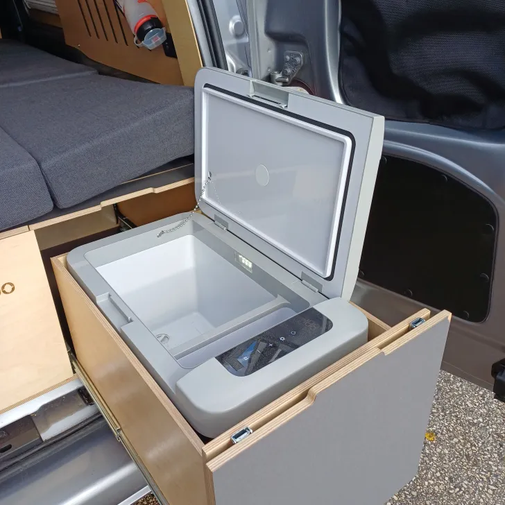 Fahrzeugbild Peugeot Partner HDi 75 #8