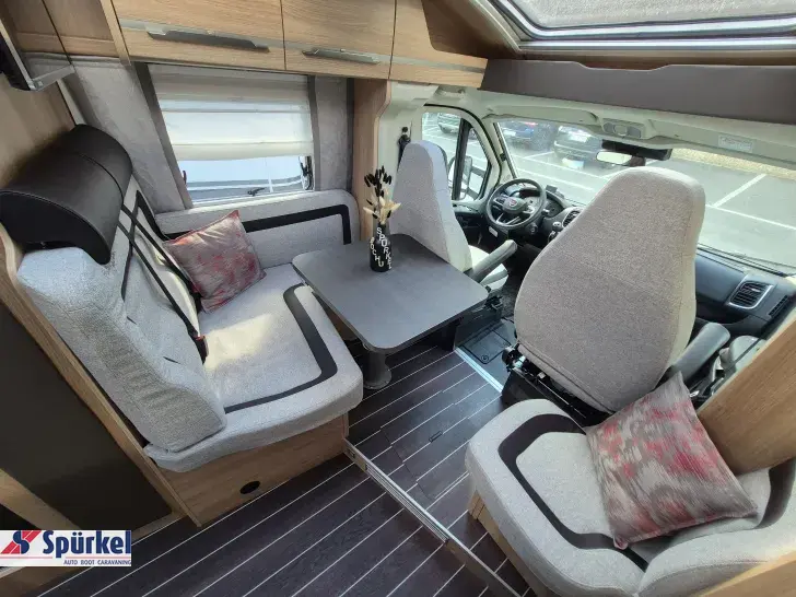 Fahrzeugbild Knaus Sky TI 650 MEG Platinum Selection TraumMobil mit Tageszulassung #8