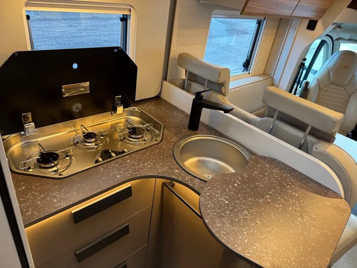 Fahrzeugbild Bürstner B66 TD 690 G Sondermodell *Automatik* #12