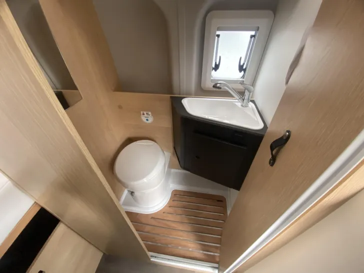 Fahrzeugbild Sunlight Cliff 4x4 590 2025 #12