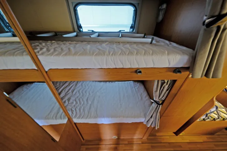 Fahrzeugbild XGO Dynamic/Etagenbetten/7 Schlafplätze/2xKlima #10