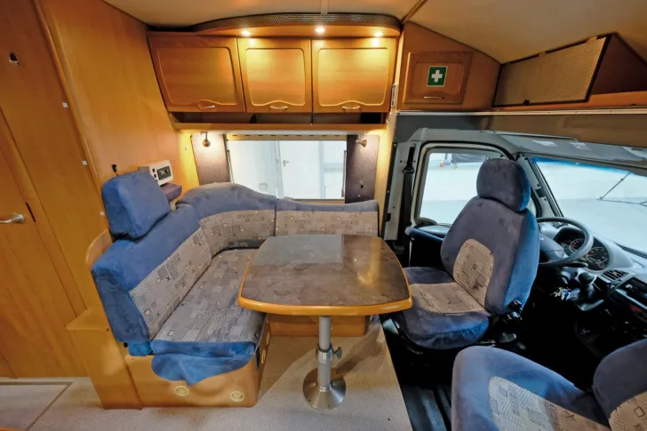 Fahrzeugbild Eura Mobil C 662 HB/Festbett/Garage/Klima/Solar/DPF #8