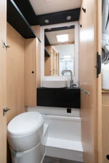 Fahrzeugbild Sunlight Adventure I 68 über 1100 KG Zuladung #14