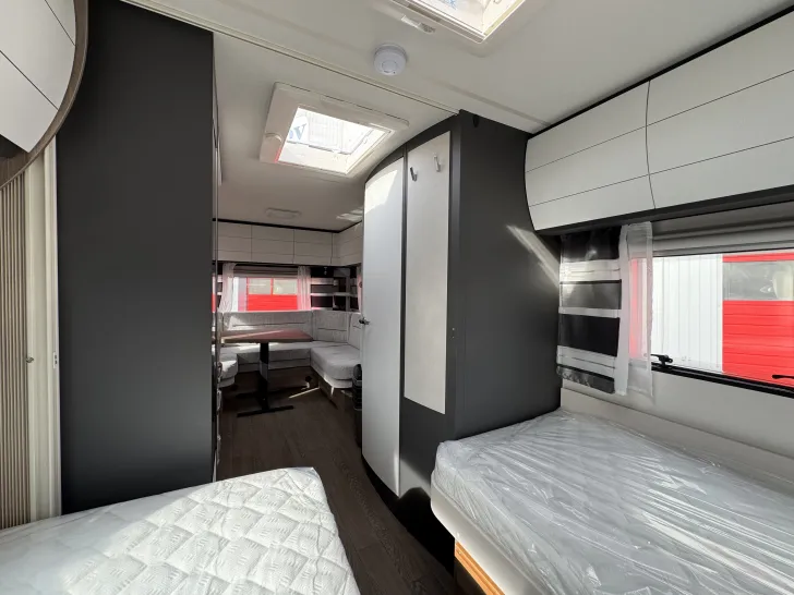 Fahrzeugbild Hobby Excellent Edition 495 UL #12